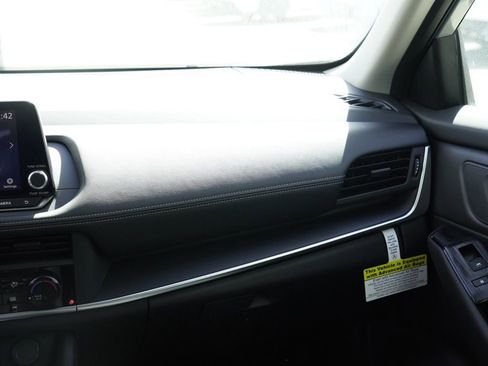 New 2025 Nissan Rogue S image 21