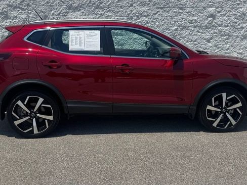 Used 2022 Nissan Rogue Sport SL w/ Premium Package AWD/4WD image 2