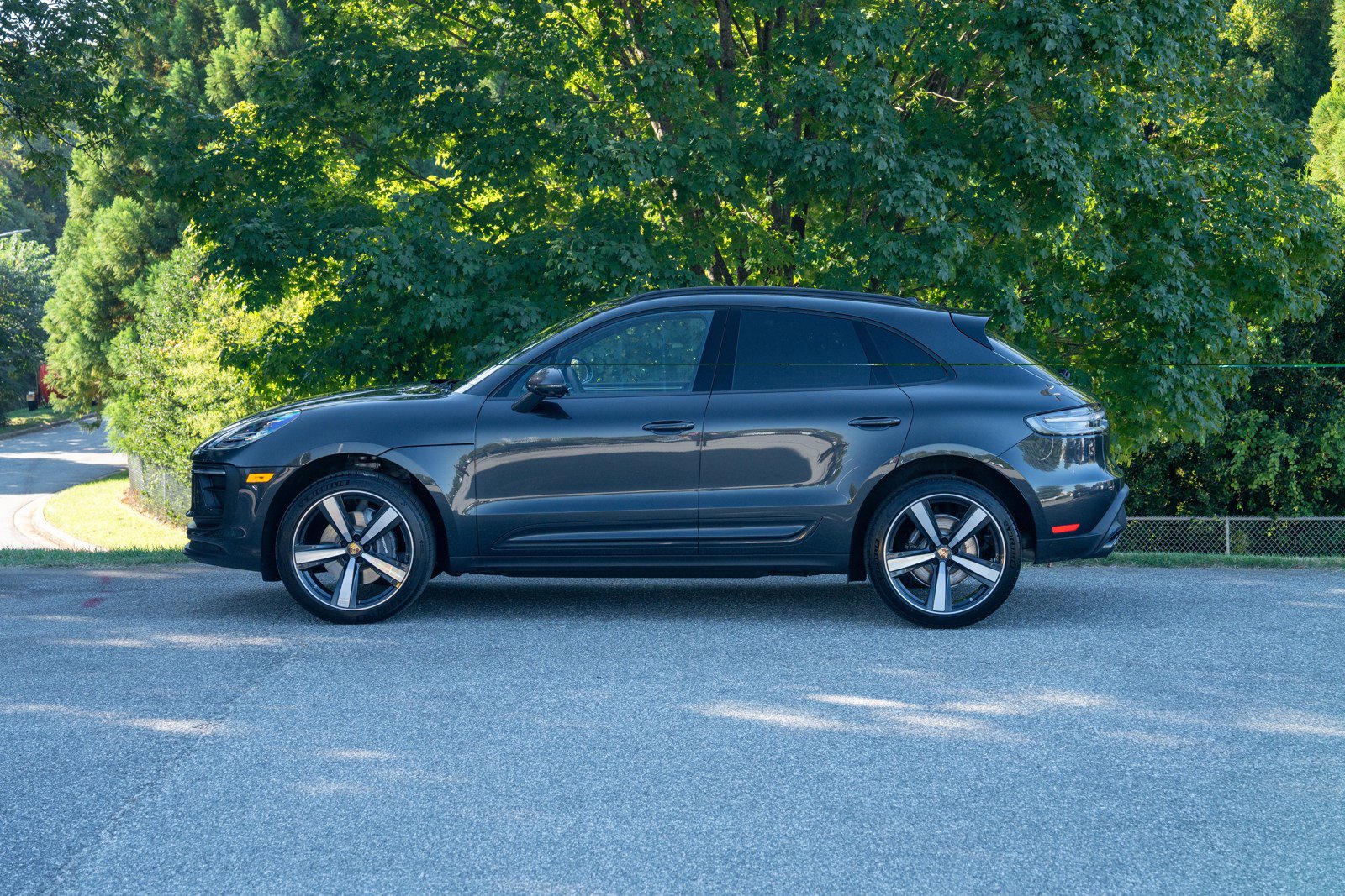 Certified 2026 Porsche Macan AWD/4WD image 2
