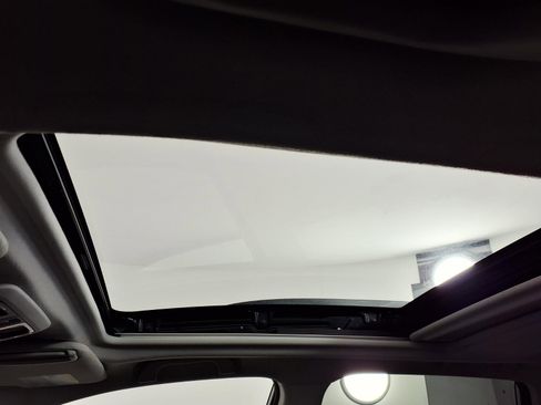 Used 2015 Subaru Forester 2.5i Touring w/ Eyesight & Navigation System image 14