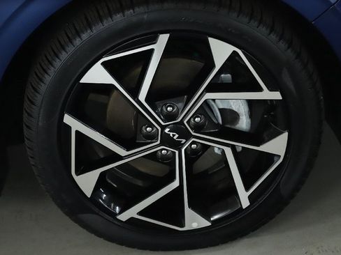 Used 2025 Kia K5 EX image 10