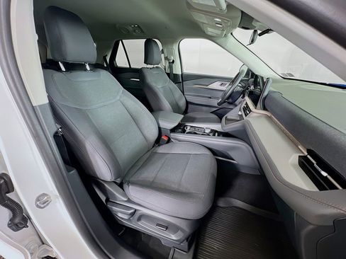 Used 2025 Ford Explorer Active image 32