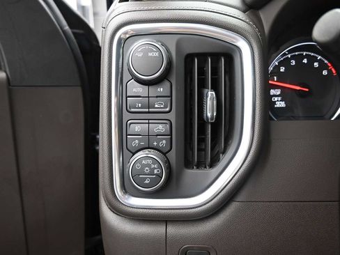 Used 2022 Chevrolet Silverado 1500 LTZ AWD/4WD image 10