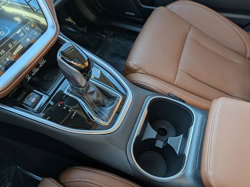 Certified 2025 Subaru Outback Touring w/ Popular Package #2 image 33