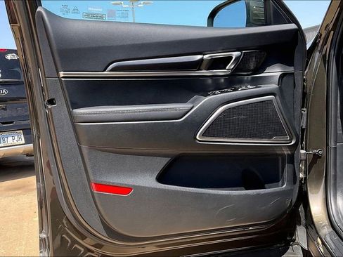 Used 2025 Kia Telluride S AWD/4WD image 23