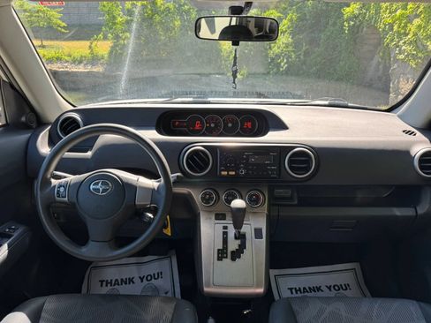 Used 2013 Scion xB FWD image 18