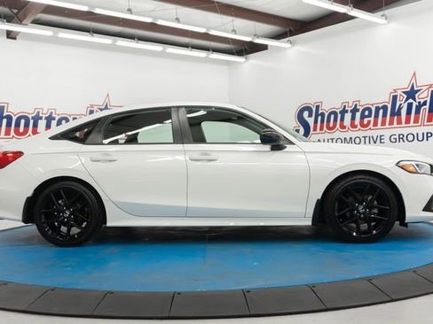 Used 2023 Honda Civic Sport image 11