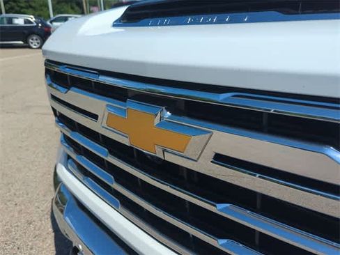 Used 2024 Chevrolet Silverado 2500 LTZ w/ LTZ Plus Package image 31