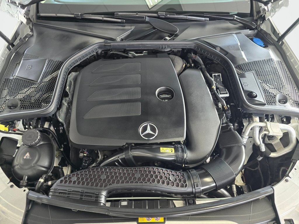 Used 2020 Mercedes-Benz C 300 4MATIC Sedan image 12