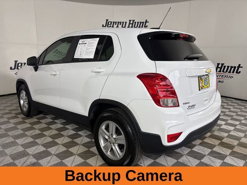 Used 2022 Chevrolet Trax LS w/ Tint and Cruise Package image 7