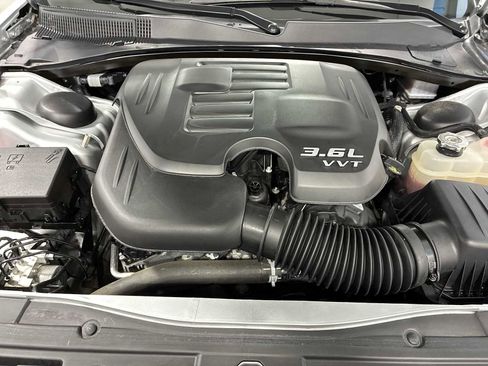 Used 2022 Chrysler 300 Touring L w/ Comfort Group image 17