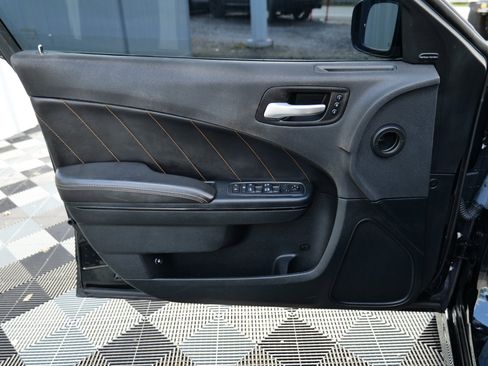 Used 2018 Dodge Charger R/T image 12