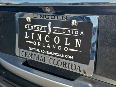 Used 2015 Ford Expedition Platinum image 4