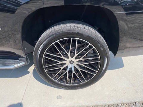 Used 2018 Cadillac Escalade Luxury RWD image 15