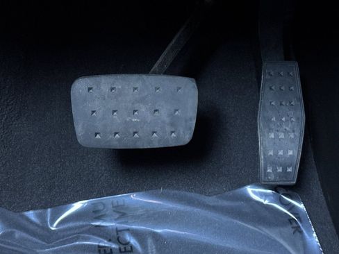 Certified 2025 Cadillac XT6 Premium Luxury image 41