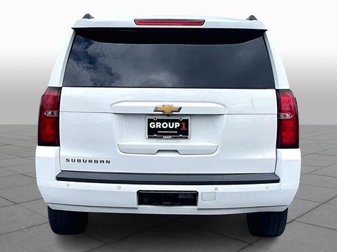 Used 2015 Chevrolet Suburban LT image 5