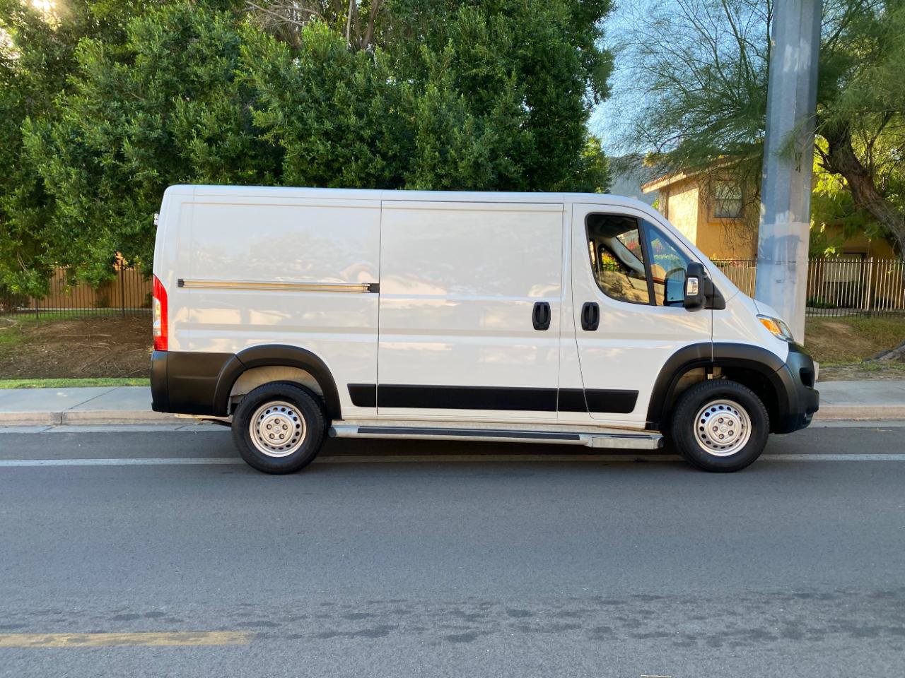 Used 2025 RAM ProMaster 2500 w/ U-Haul Equipment Group FWD image 2