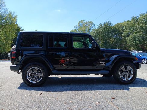 Used 2019 Jeep Wrangler Unlimited Sahara w/ Safety Group image 5