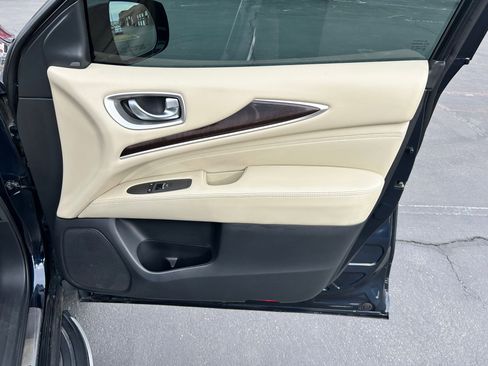 Used 2017 INFINITI QX60 Base w/ Deluxe Technology Package image 28