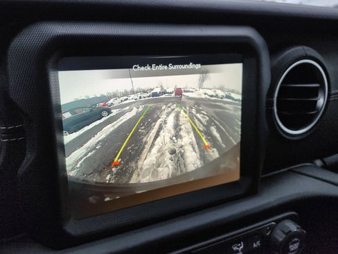 Used 2021 Jeep Wrangler Unlimited Sahara w/ Cold Weather Group image 4