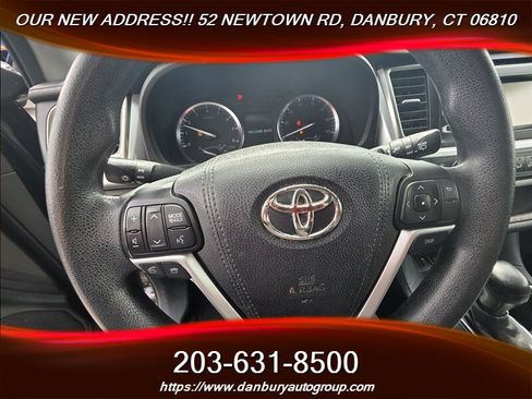 Used 2016 Toyota Highlander LE AWD/4WD image 9