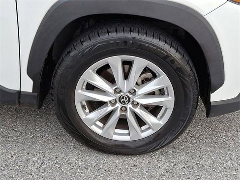 Certified 2022 Toyota Corolla Cross LE image 8