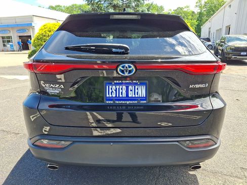 Used 2021 Toyota Venza LE AWD/4WD image 5