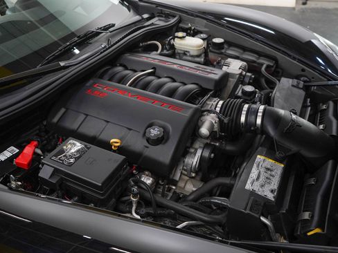 Used 2007 Chevrolet Corvette Coupe w/ Preferred Equipment Group RWD image 26