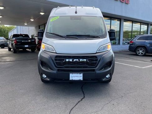 Used 2025 RAM ProMaster 2500 w/ Convenience Group FWD image 2