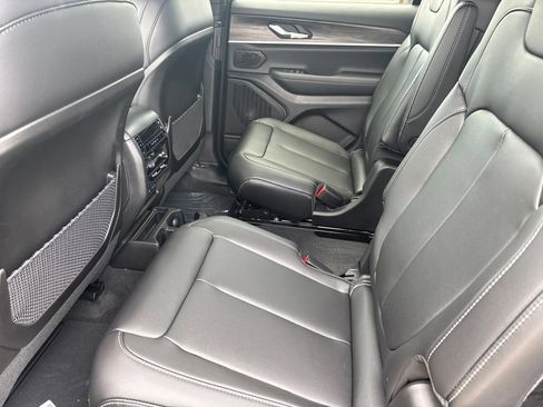 New 2026 Jeep Grand Cherokee L Limited AWD/4WD image 29