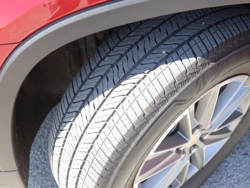 Used 2023 Chevrolet Traverse LT image 27