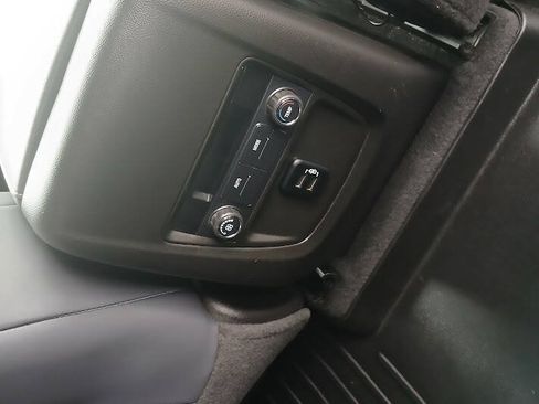 Used 2018 Buick Enclave Essence FWD image 16