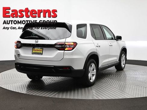 Used 2023 Honda Pilot LX image 5