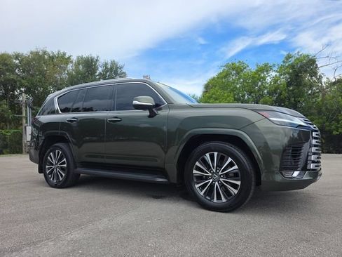 Used 2024 Lexus LX 600 4WD w/ Premium Package image 1
