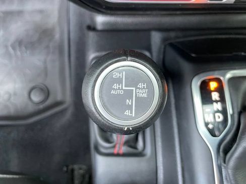 Used 2022 Jeep Wrangler Rubicon w/ LED Lighting Group AWD/4WD image 22
