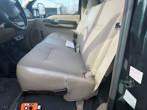 Used 2005 Ford F350 4x4 Regular Cab DRW Super Duty image 11