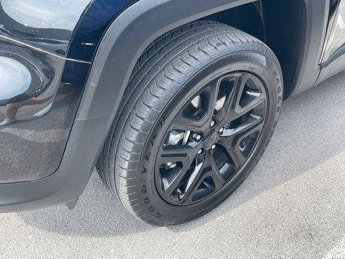 Used 2023 Jeep Renegade Altitude w/ Sun/Sound Group AWD/4WD image 8