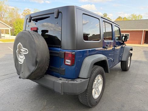 Used 2010 Jeep Wrangler Unlimited Sport image 7