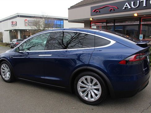 Used 2018 Tesla Model X 100D image 3