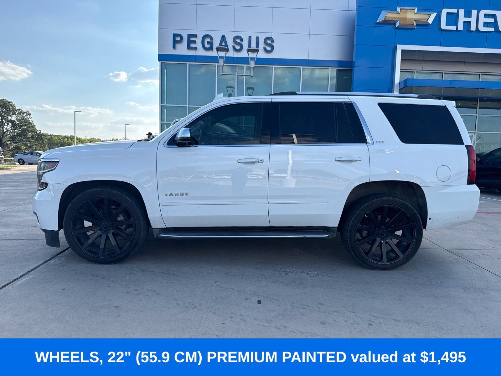Used 2015 Chevrolet Tahoe LTZ RWD image 2