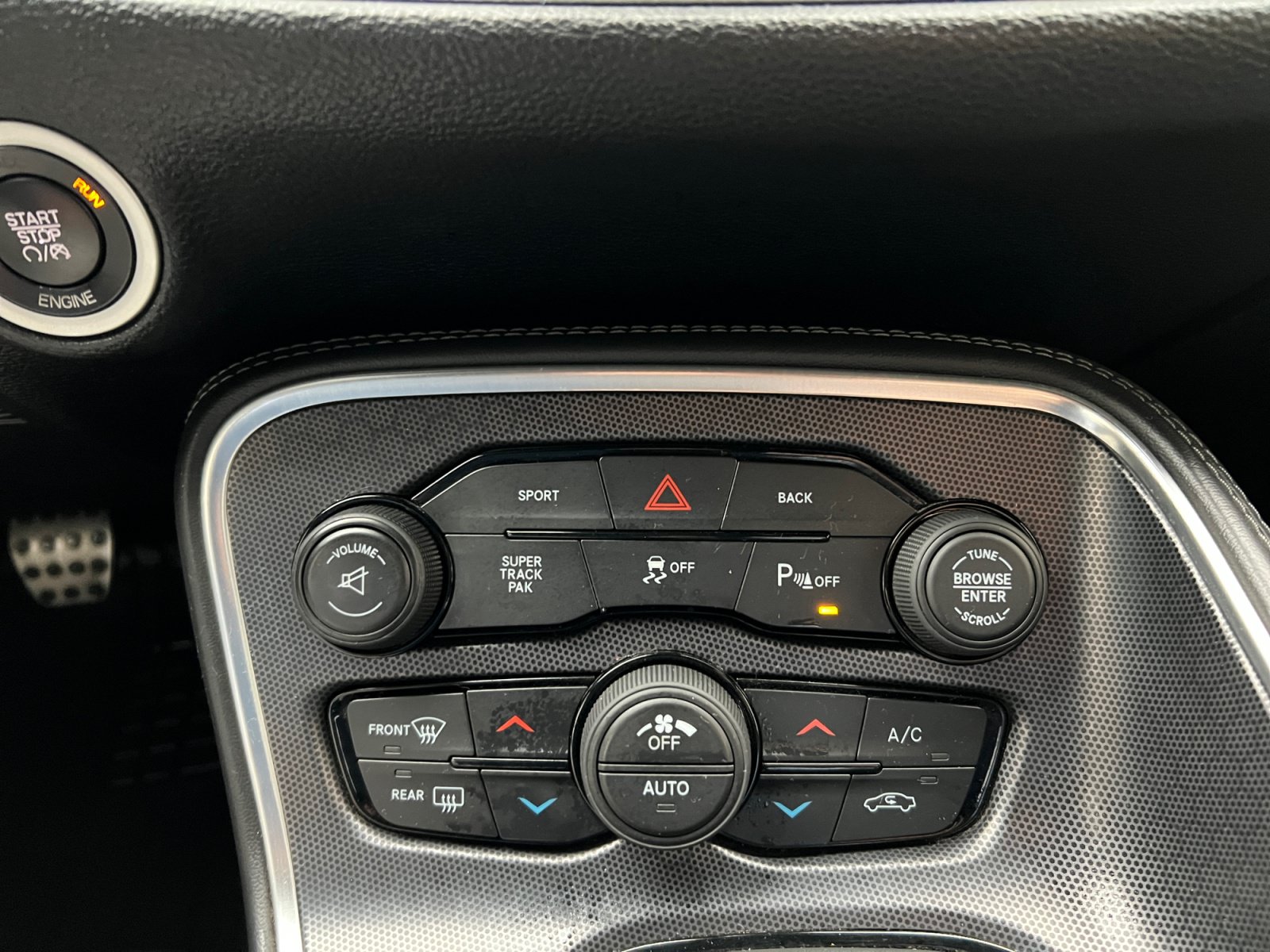 Used 2015 Dodge Challenger R/T Plus RWD image 15