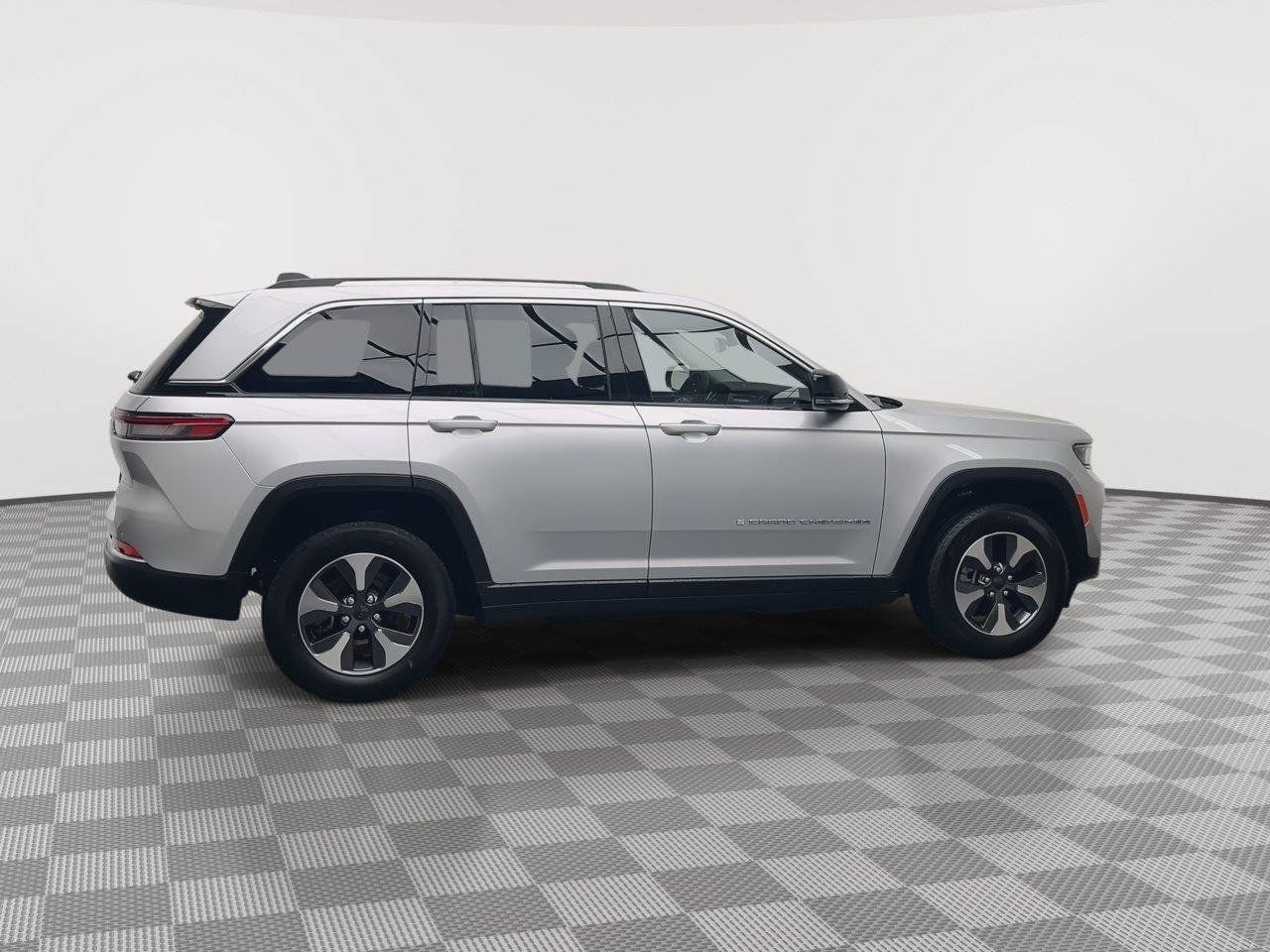 Used 2023 Jeep Grand Cherokee 4WD 4xe image 41