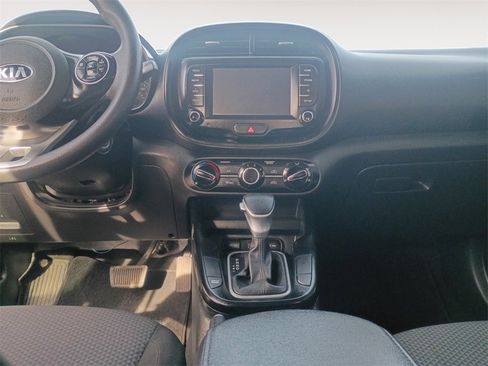 Used 2021 Kia Soul LX image 11
