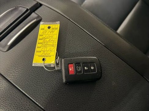Used 2015 Toyota Highlander XLE AWD/4WD image 22