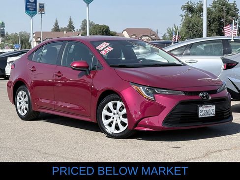 Used 2025 Toyota Corolla LE FWD image 2