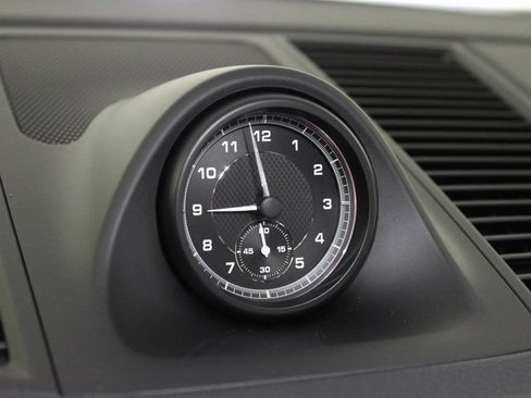 Certified 2025 Porsche Macan image 24