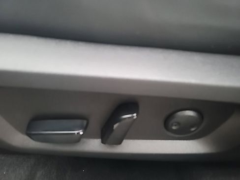 Used 2023 Mitsubishi Outlander SE image 11