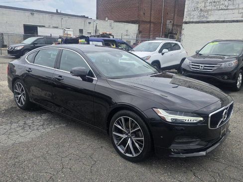 Used 2018 Volvo S90 T5 Momentum w/ Convenience Package image 4