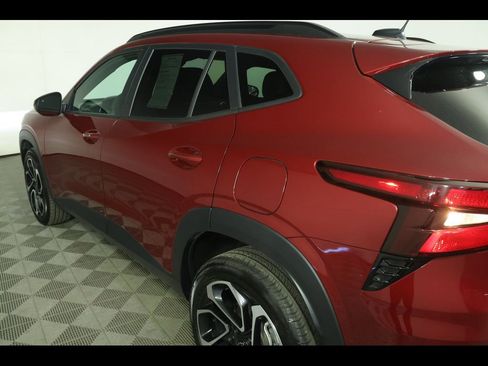 Certified 2024 Chevrolet Trax RS w/ Driver Confidence Package FWD image 16