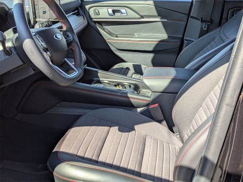 Used 2025 Ford Explorer ST-Line w/ ST-Line Street Pack image 11